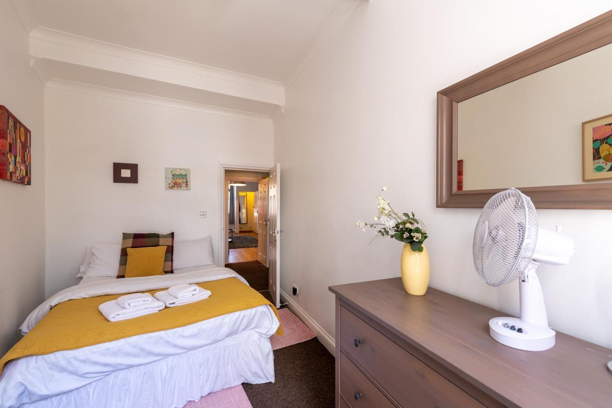 Spacious Comfy 2Br Flat Londra Exterior foto